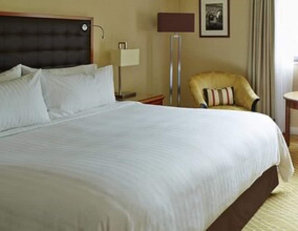 Фото Delta Hotels Cheshunt