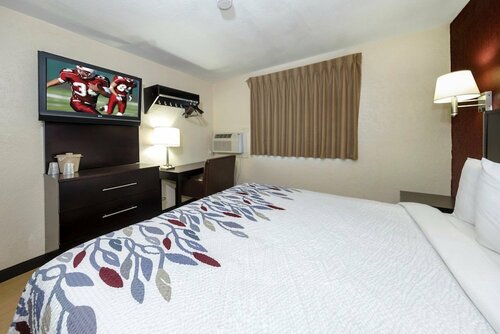 Гостиница Red Roof Inn Jacksonville - Cruise Port в Джэксонвилле