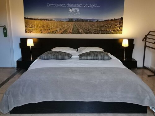 Внешний вид отеля Hostellerie du Château в Ролле, фото 3