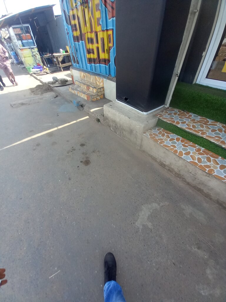 Clothing store Big koffa Collections, Accra, photo