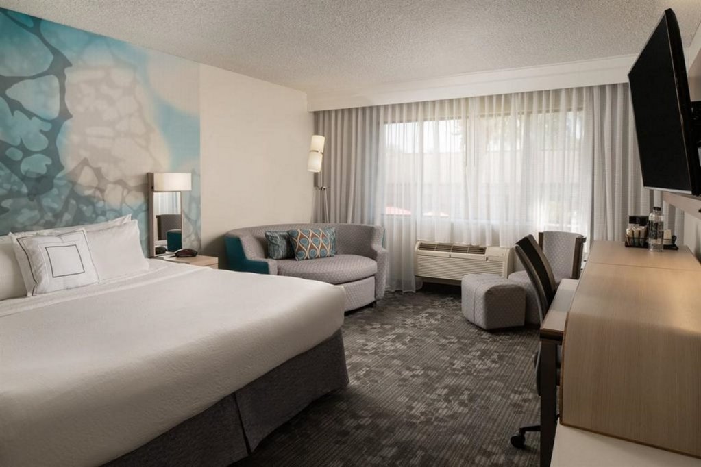 Фото Courtyard by Marriott Lake Buena Vista at Vista Centre