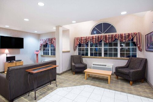 Гостиница Microtel Inn & Suites by Wyndham Plattsburgh