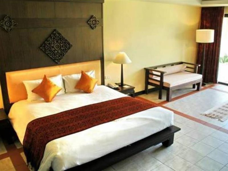 Фото Hotel Royal Bangsak Beach Resort