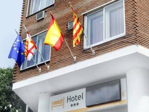 Гостиница Отель Catalonia Park Güell