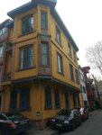 Fores Mimarlik (İstanbul, Uskudar, Kuzguncuk Mah., Perihanabla Sok., 14) ، مكتب مهندس معماري