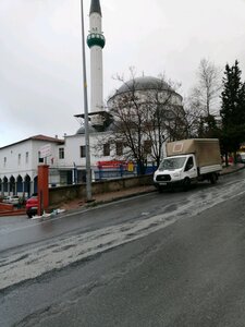 Yenibosna Köyiçi Cami (İstanbul, Bahçelievler, Yenibosna Merkez Mah., Arif Ağa Sok., 19), cami  Bahçelievler'den
