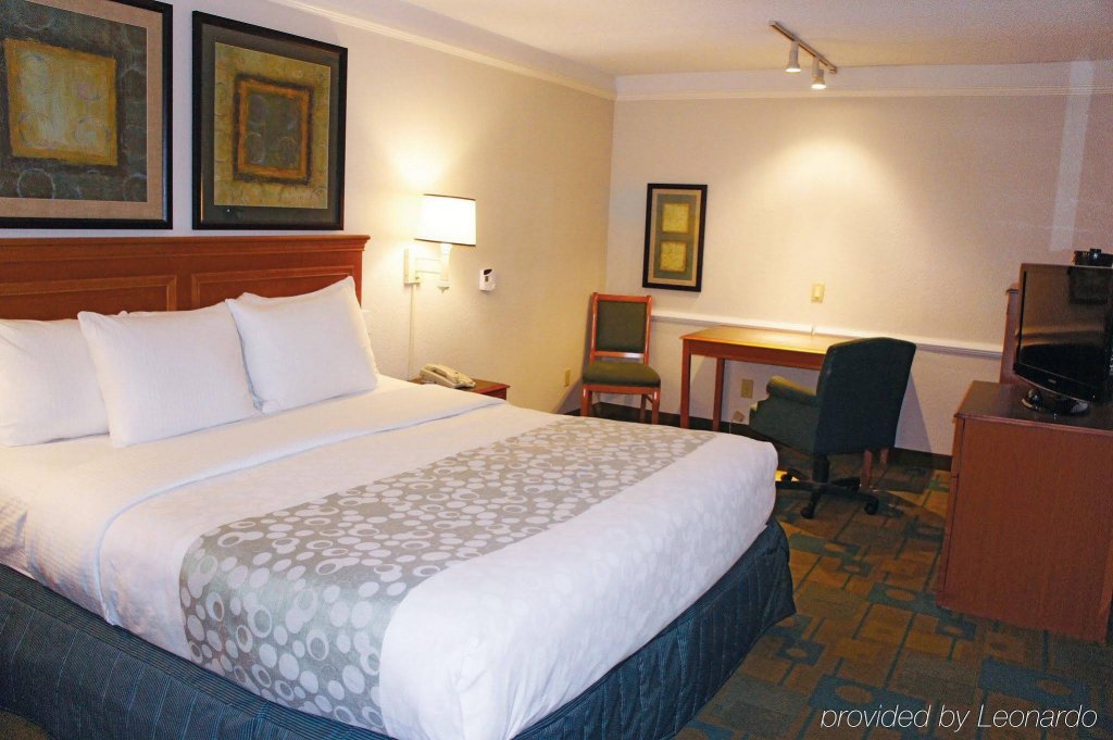 Фото La Quinta Inn by Wyndham Pensacola