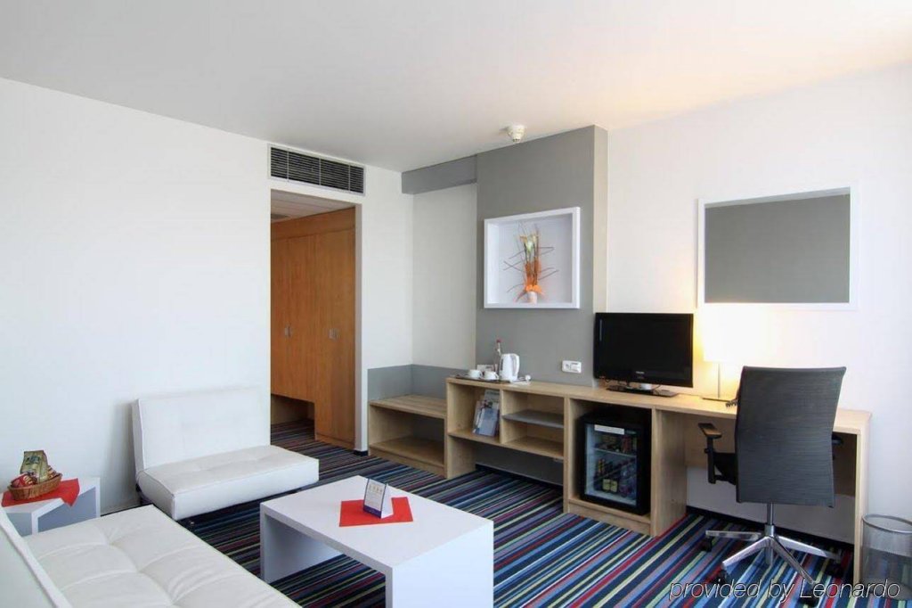 Фото Holiday Inn Prague Airport 