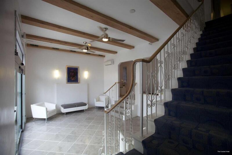 Фото The Varden Hotel