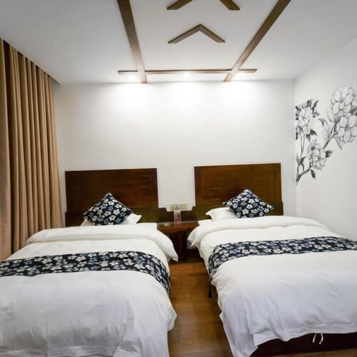 Гостиница Floral Hotel · Spring Guesthouse Zhangjiajie в Чжанцзяцзе