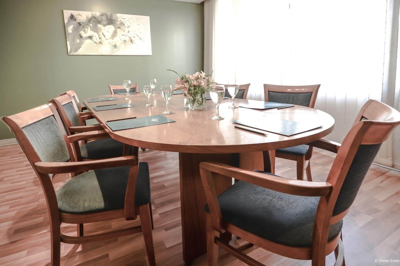 Фото Portal Plaza Suites