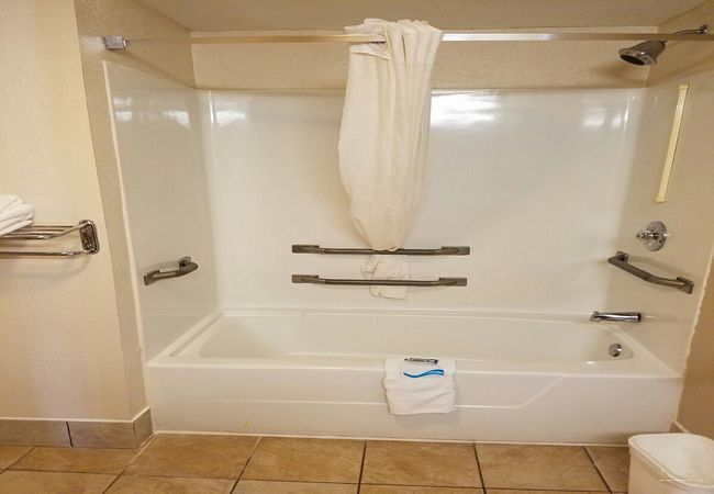 Фото SureStay Plus Hotel by Best Western Hammond