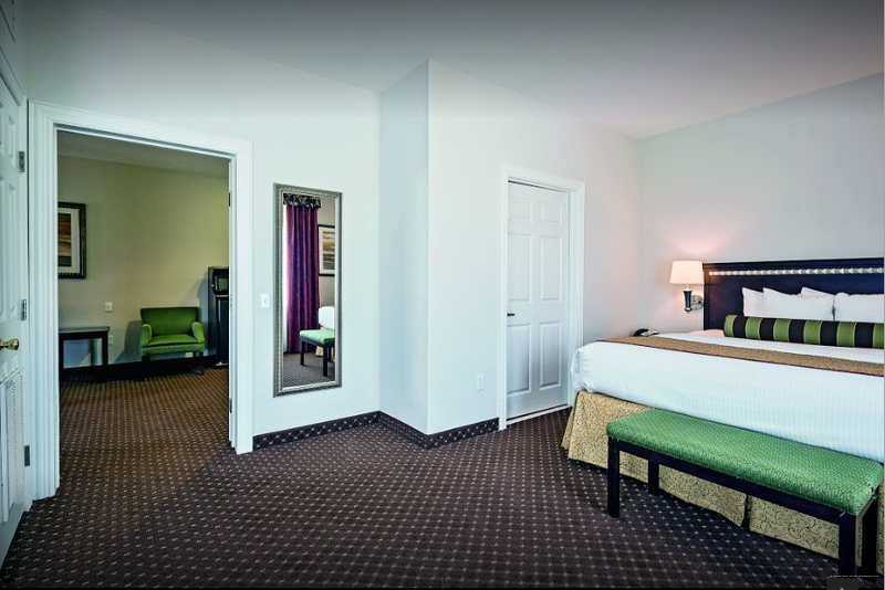 Фото Americas Best Value Inn & Suites Gun Barrel City