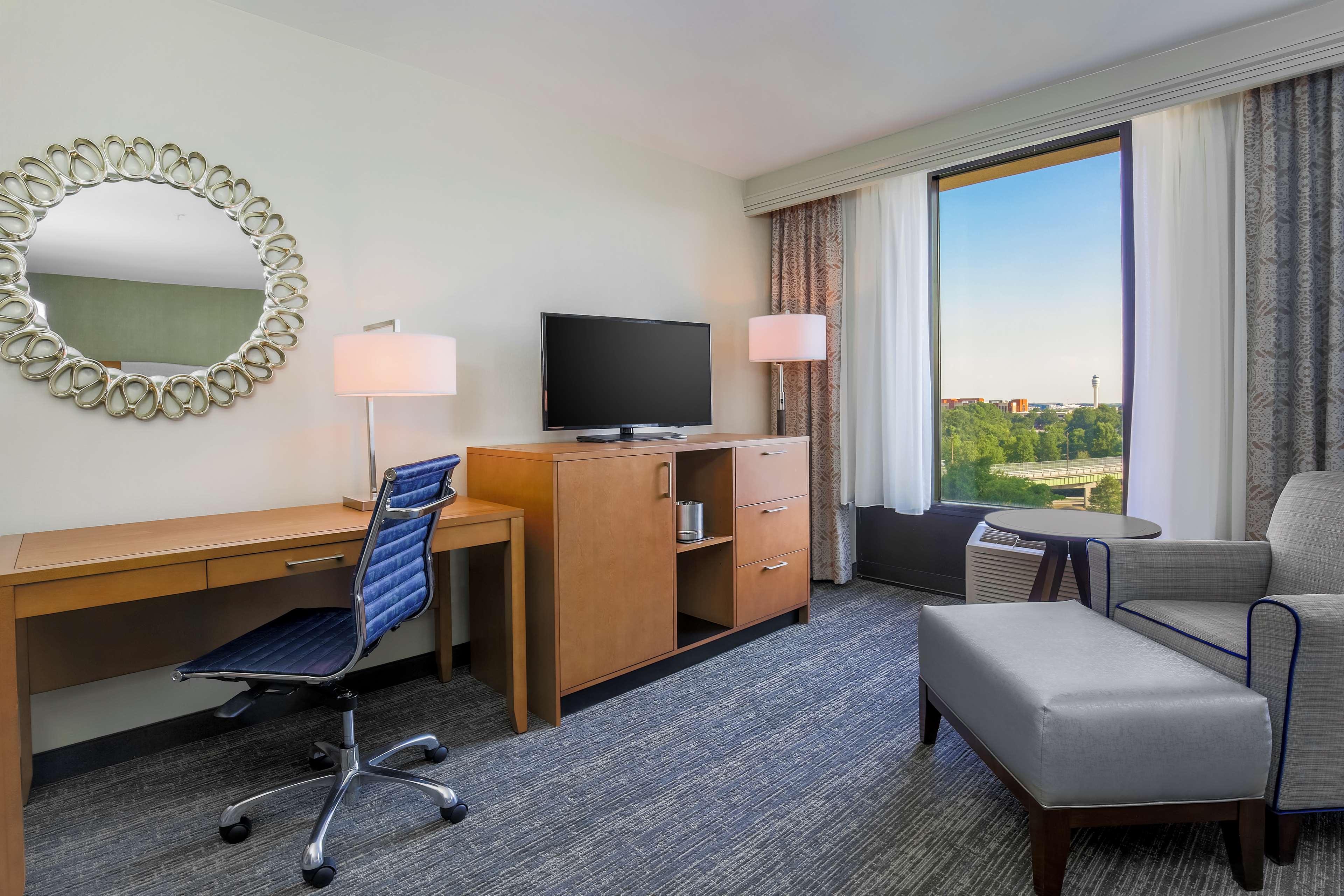 Фото DoubleTree by Hilton Atlanta Airport