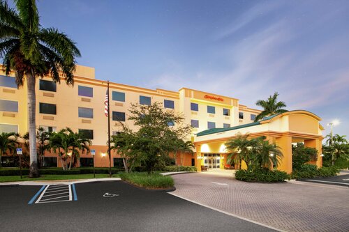 Гостиница Hampton Inn West Palm Beach-Lake Worth-Turnpike в Лейк Уорте