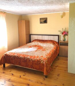 Гостевой дом Маштака Исы 31 (село Весёлое, улица Исы Маштака, 31), hotel