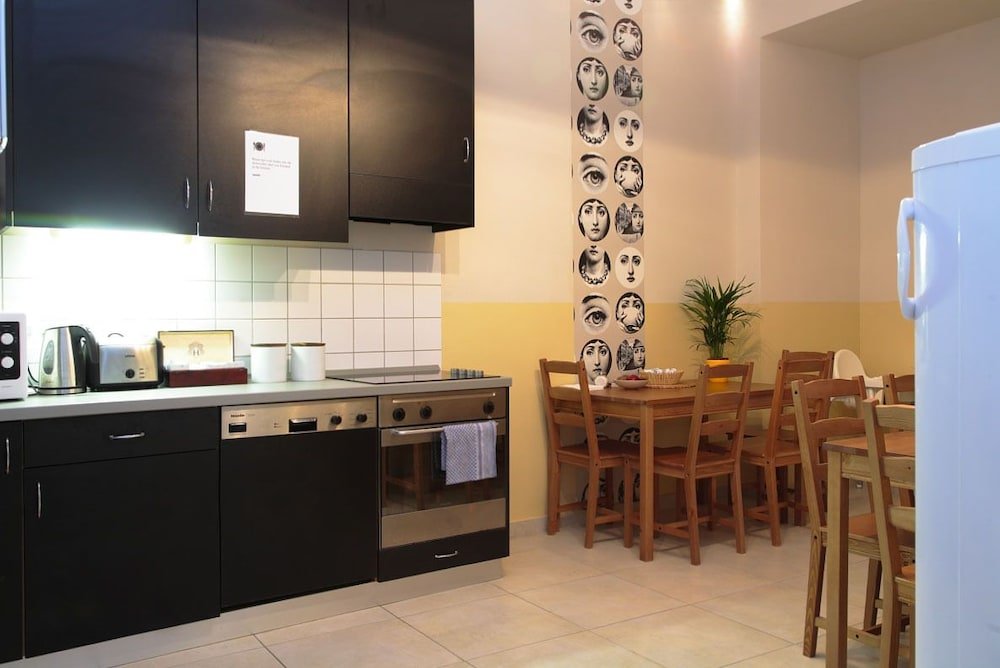 Фото Maverick Hostel & Ensuites