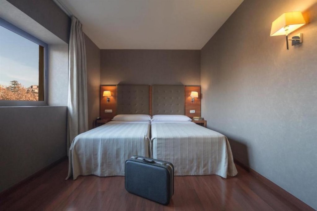 Фото Macià Monasterio de los Basilios Hotel