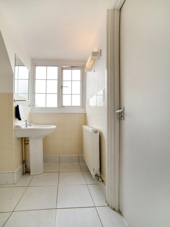 Фото Oyo London Luton