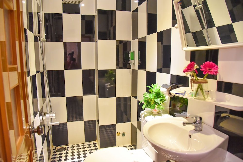 Фото Henry & Iris Hotel