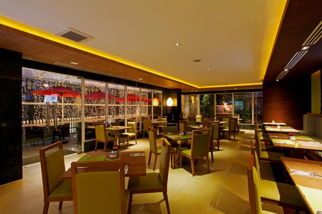 Фото Centara Pattaya Hotel