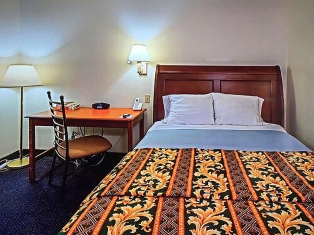 Фото Days Inn by Wyndham Albuquerque I 25