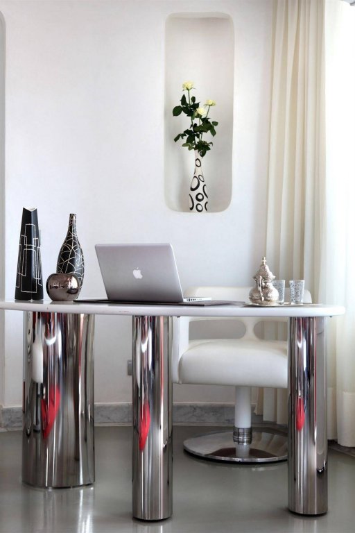 Фото La Renaissance Hotel