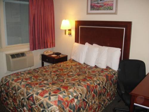 Фото Days Inn by Wyndham Kittery