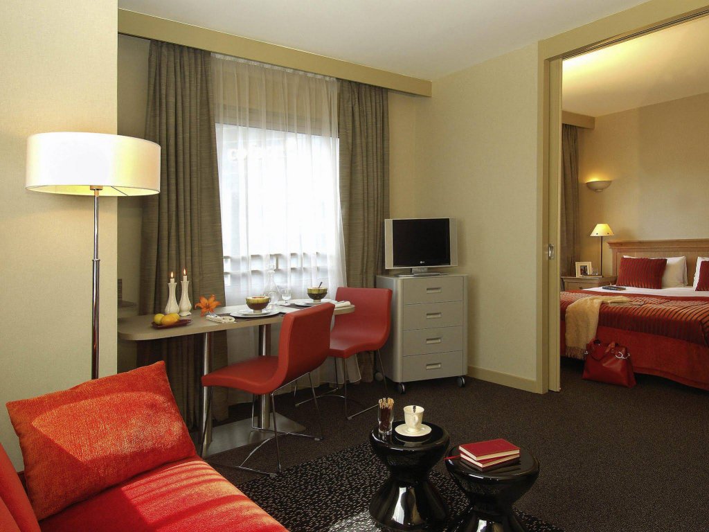 Фото Aparthotel Adagio La Défense Esplanade