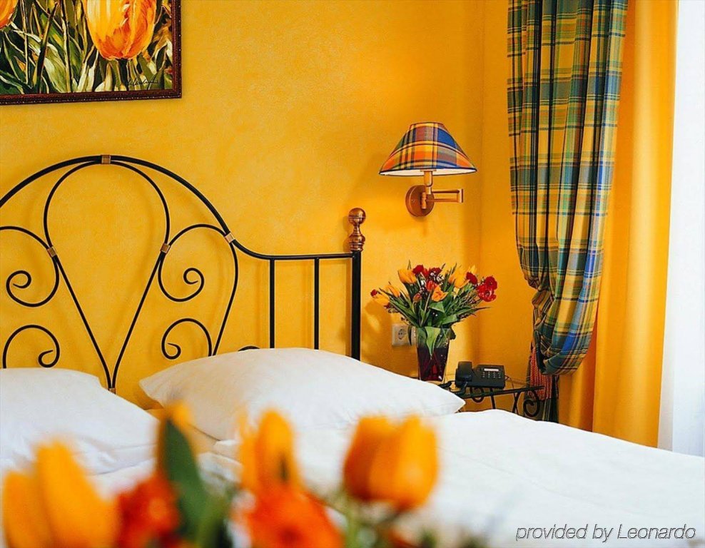 Фото Hotel Goldene Traube