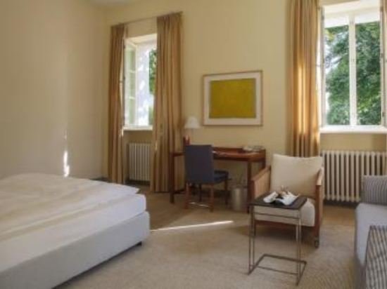 Фото Hotel Schloss Neuhardenberg