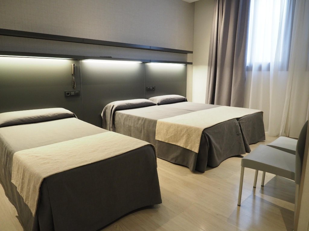 Фото Hostal Benidorm