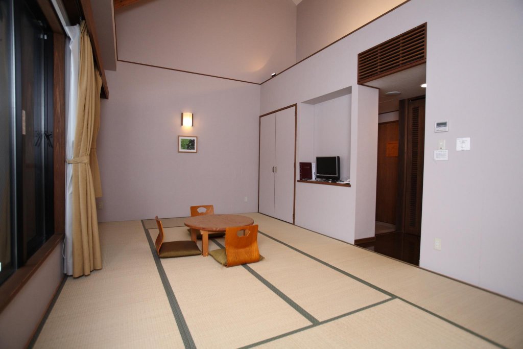 Фото Toyota Shirakawa-Go Eco-Institute