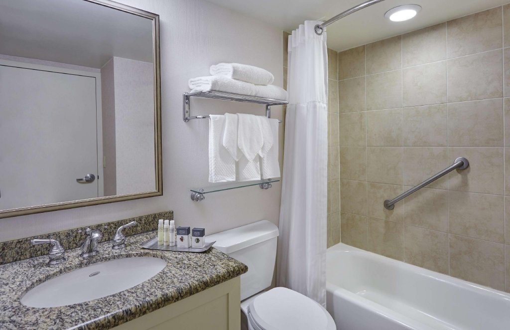 Фото DoubleTree by Hilton Washington Dc - Crystal City