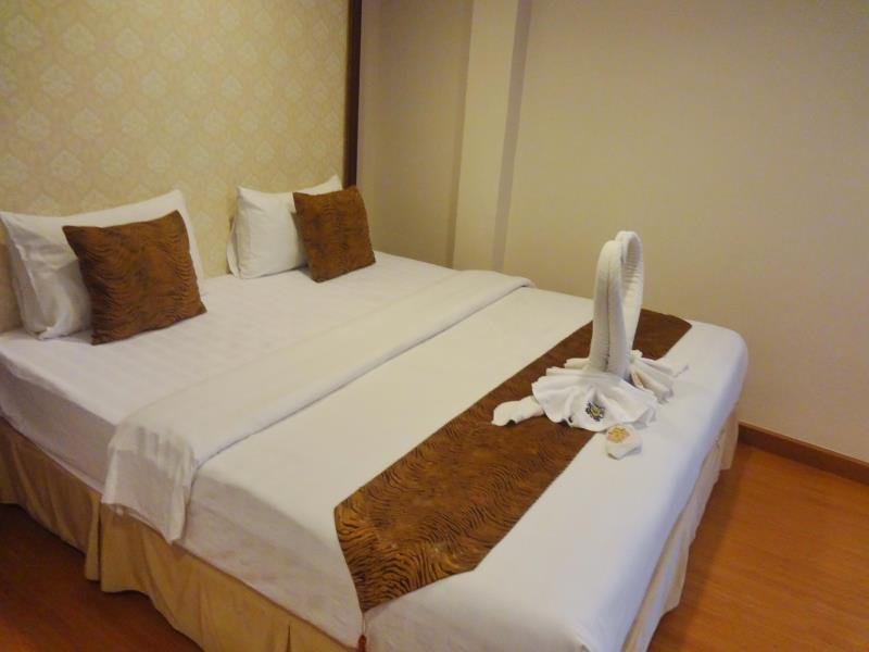 Фото Maleez Lodge Hotel and Restaurant