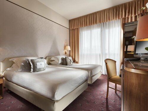Гостиница Waldorf Suite Hotel в Римини