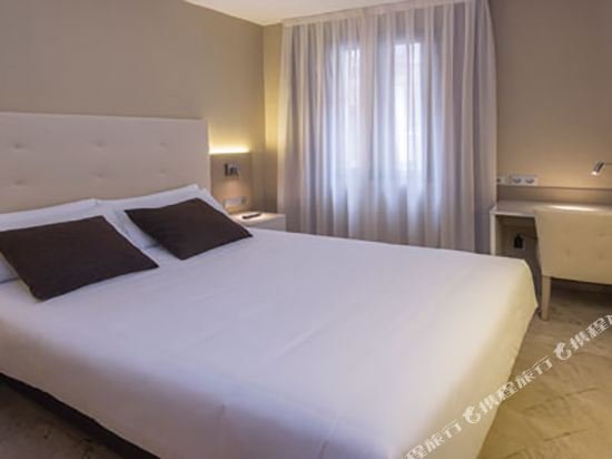 Фото Hotel SERHS Del Port