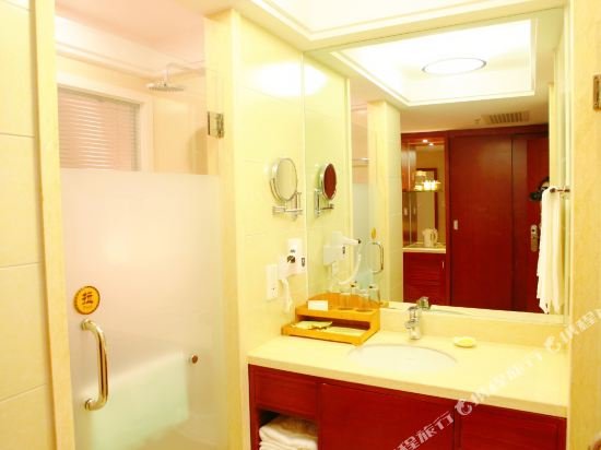 Фото Hainan Yehai Hotel