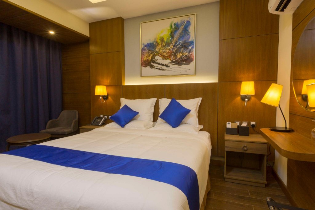 Фото Belad Bont Hotel