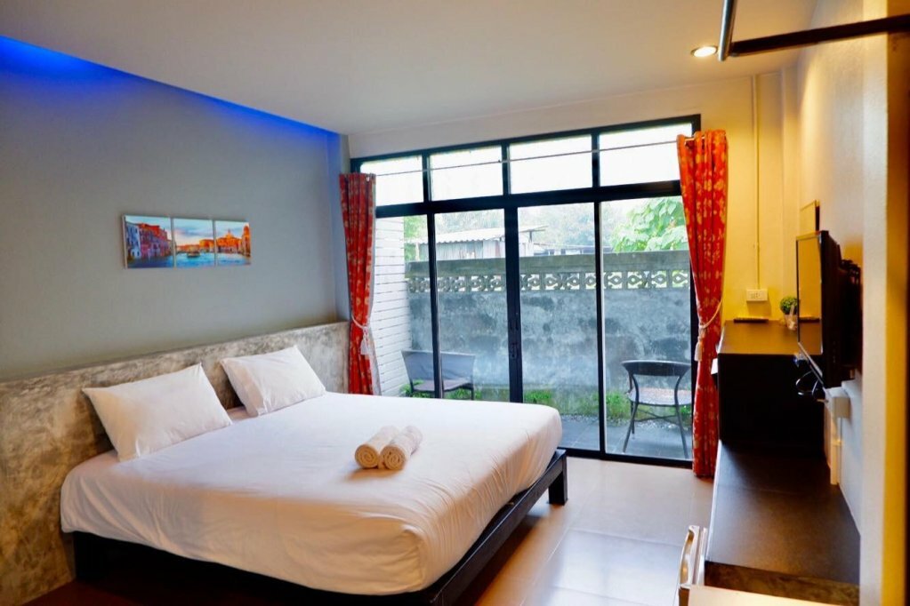 Hotel Loma Place, Earth, photo