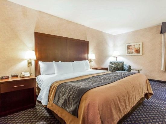 Фото Comfort Inn & Suites Sea-Tac Airport