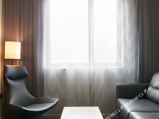 Фото Moxy Glasgow Merchant City