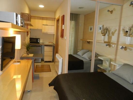 Фото Hostal House