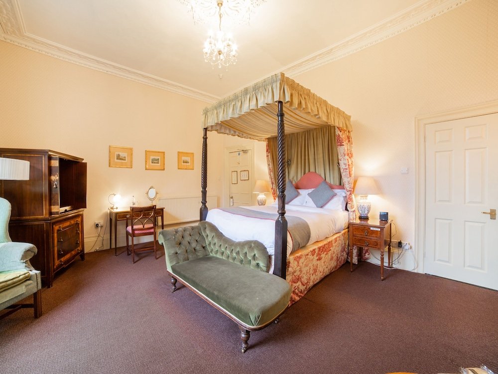 Фото Oyo Bailbrook Lodge