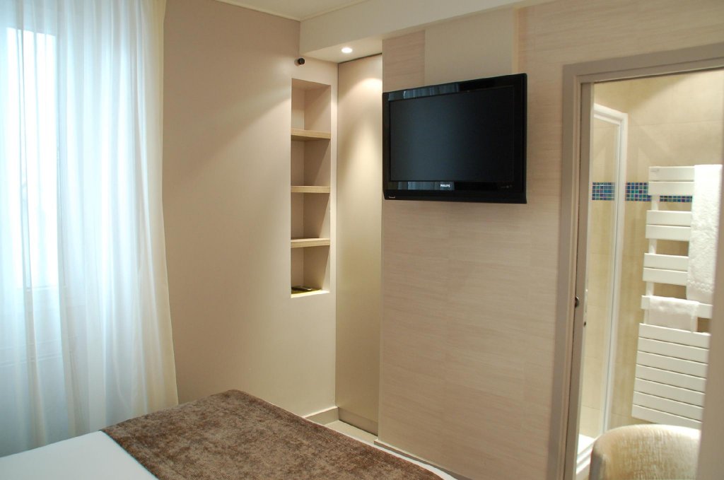 Фото Hotel de la Fontaine