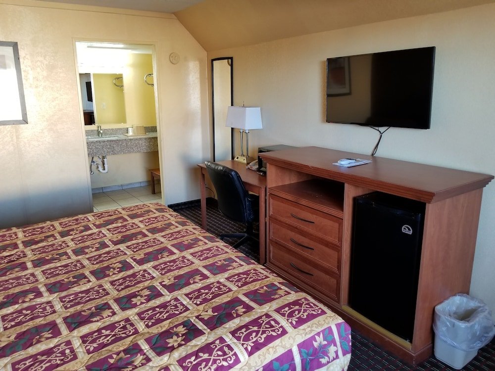 Фото Great Val-U Inn Odessa