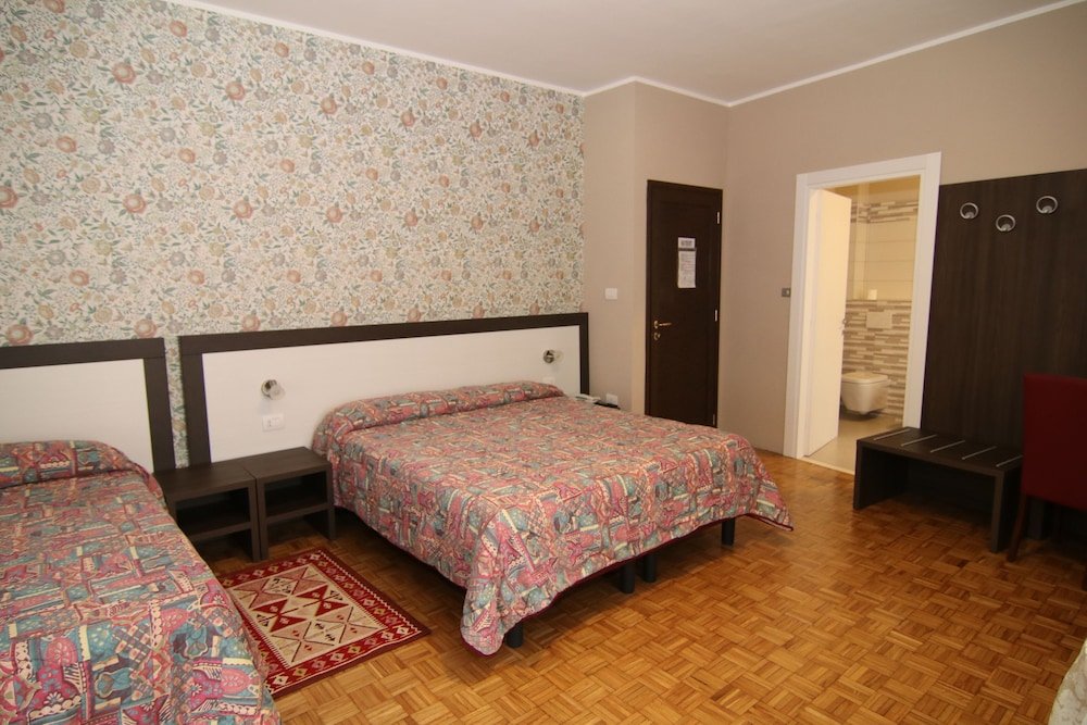 Фото Hotel Ristorante Vittoria