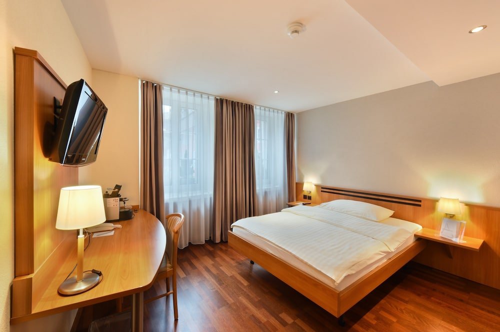 Фото Hotel Amadeo