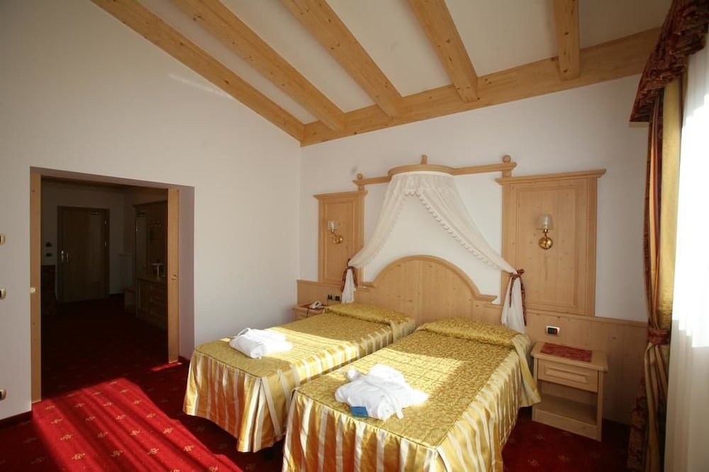 Фото Hotel Cristina