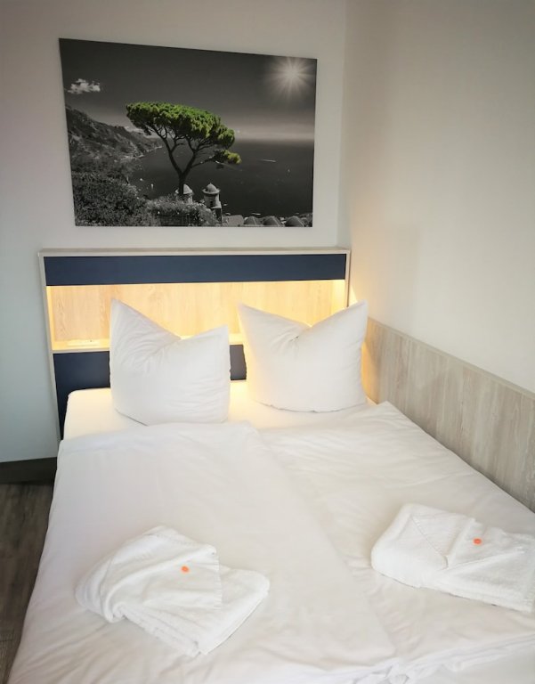 Фото Hotel NearBy